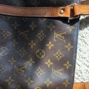Authentic Louis Vuitton Sac Shopping